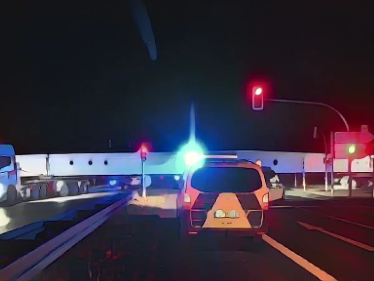 Crazy driver speeds under heavy goods transport