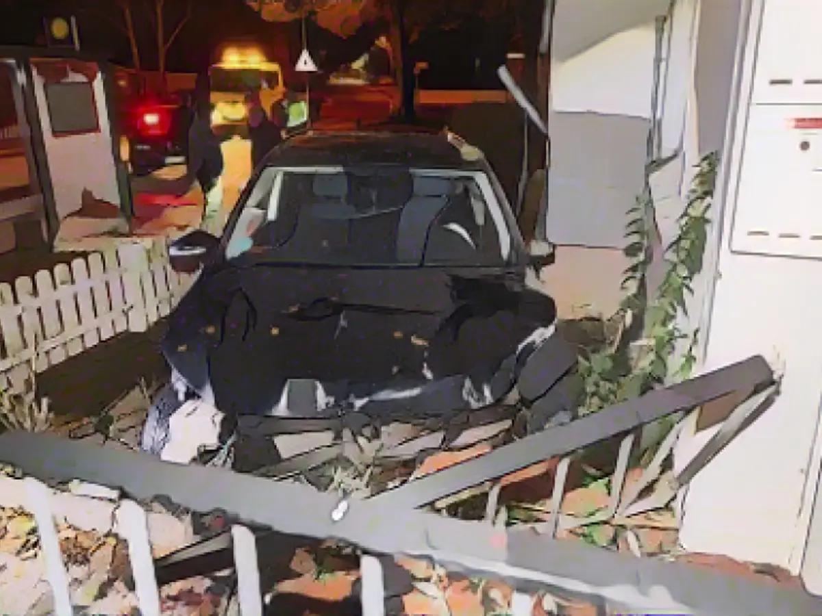 Car stolen, no license, drugs, 100 in the city