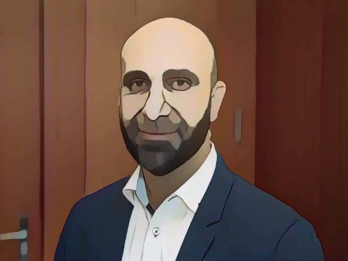 Extremism researcher warns of increasing radicalization