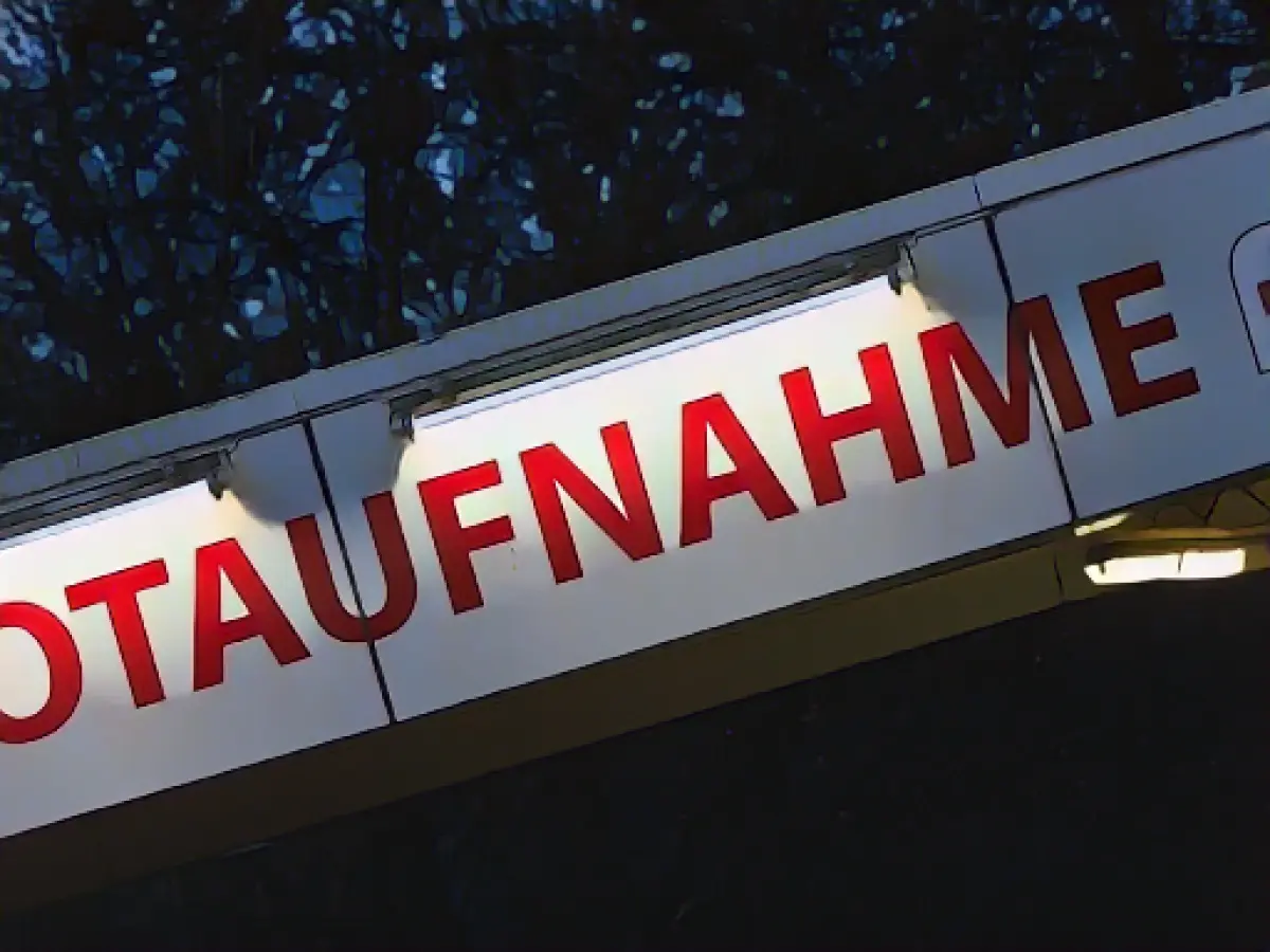 Car drives into ditch near Großbocka: serious injuries