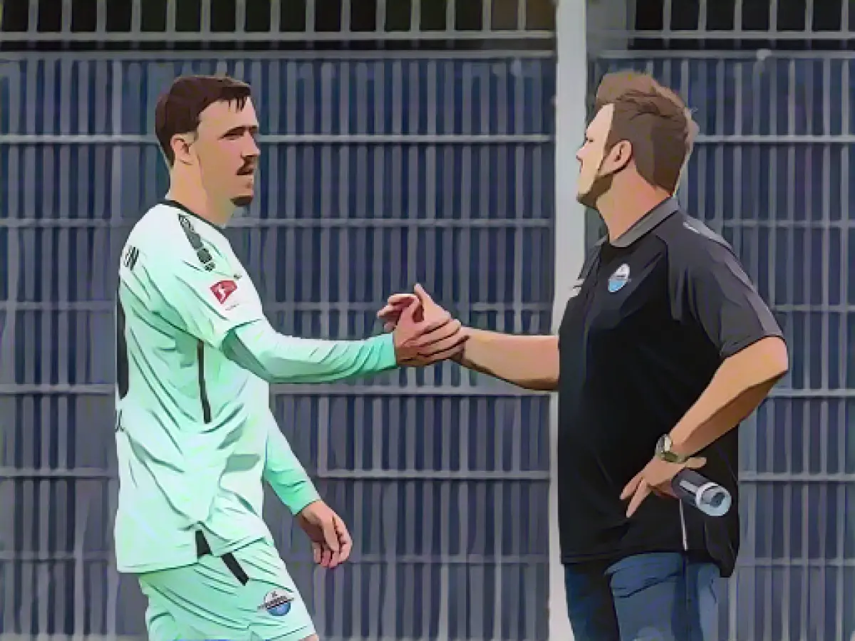Paderborn's coach publicly bids farewell to Max Kruse
