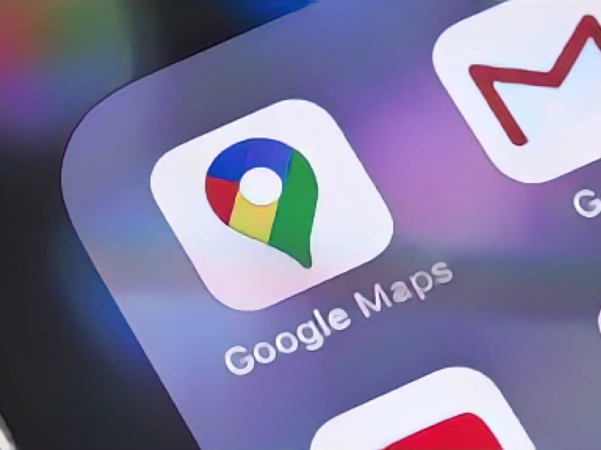 Make plans with your friends using this new Google Maps feature