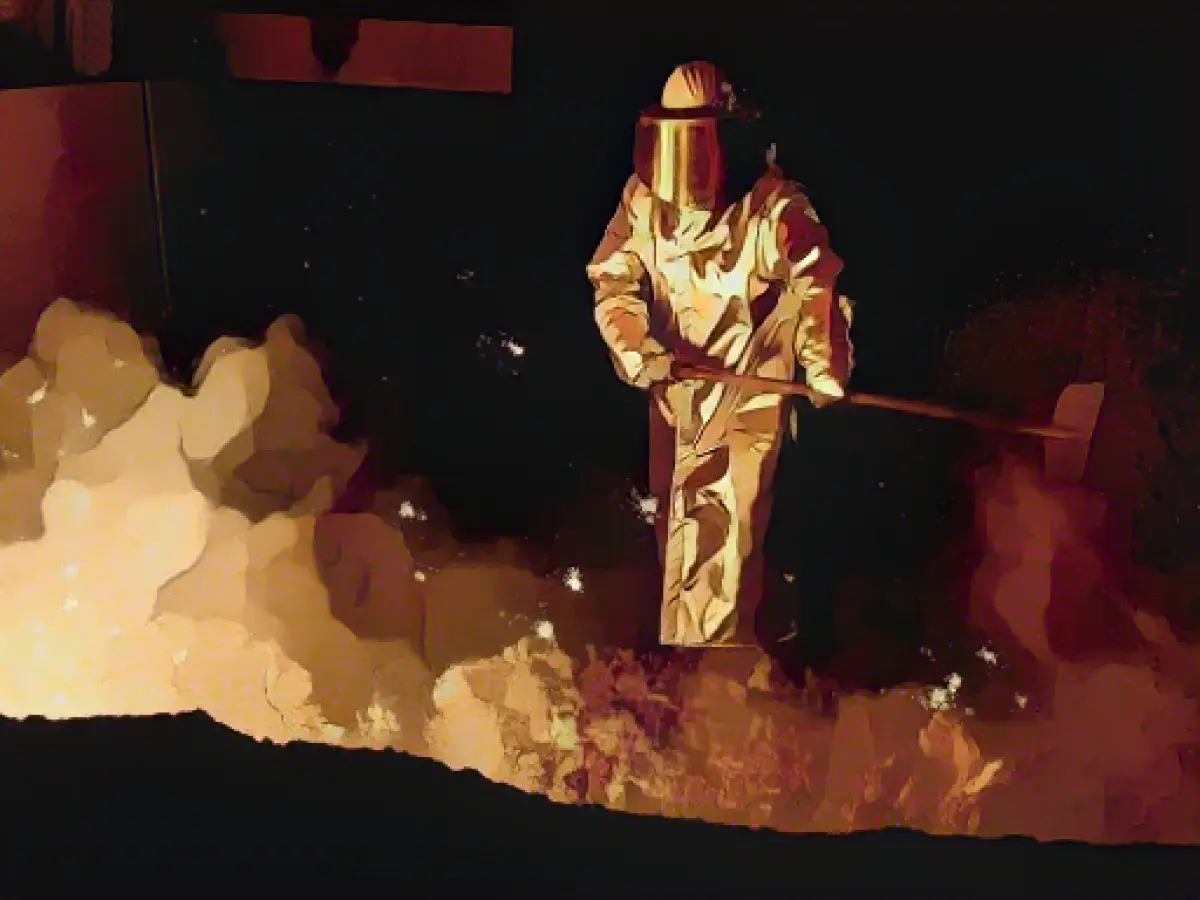 Warning strikes at steelmakers draw closer