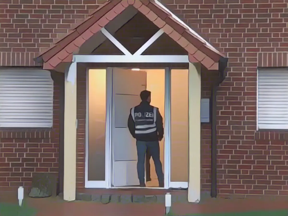 Raids on Hamas and Samidoun extended