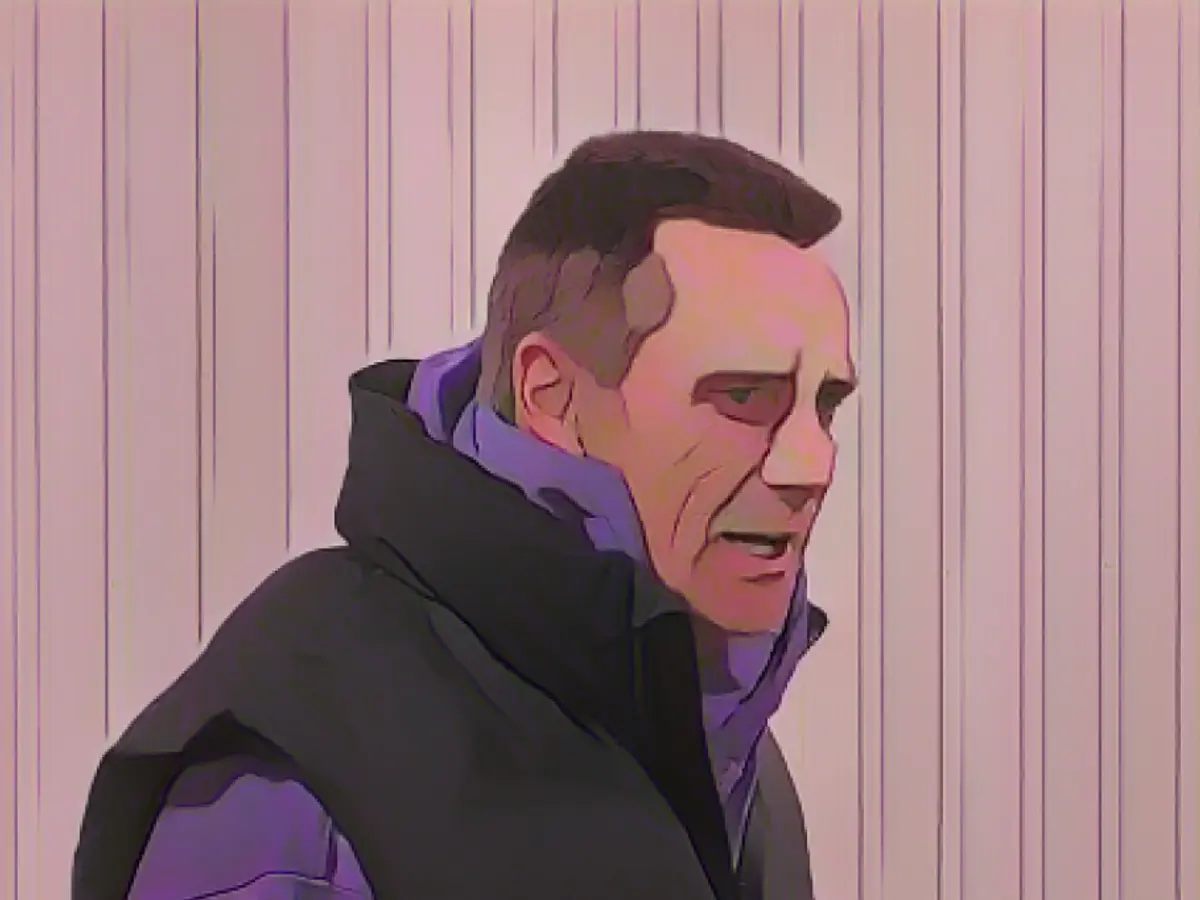 Jürgen Milski goes after "Soup Chicken" Paulina