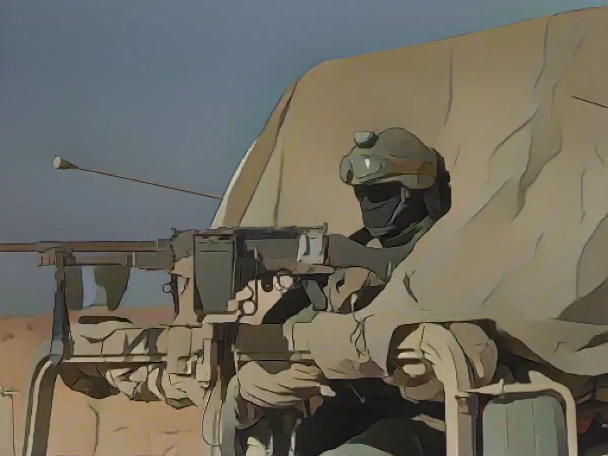 Fighting and sirens before ceasefire in Gaza