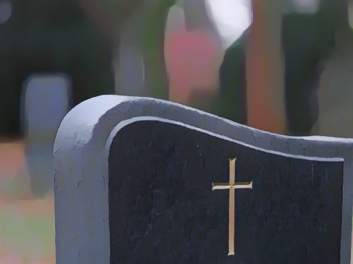 More and more people buried "ex officio"