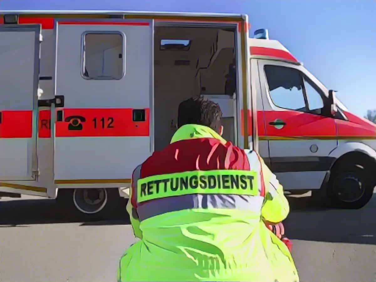 Forestry worker trapped under tree trunk and seriously injured