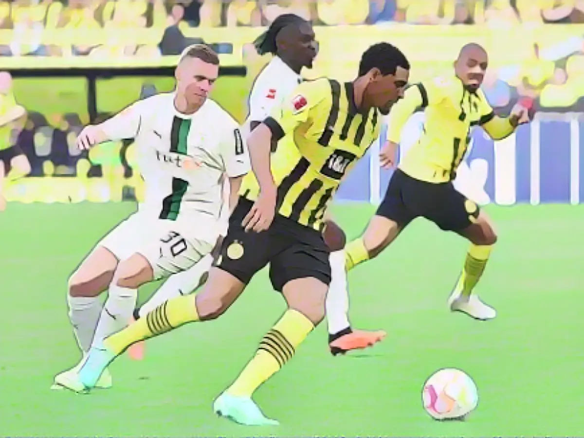 Who is showing Dortmund vs Gladbach live?