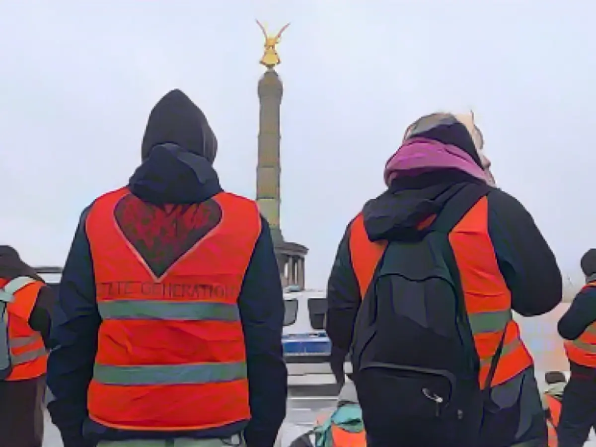 Tourist rip-off at the Victory Column