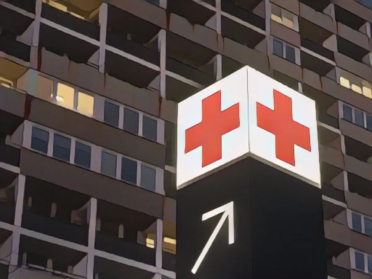 39-year-old woman critically injured in room fire