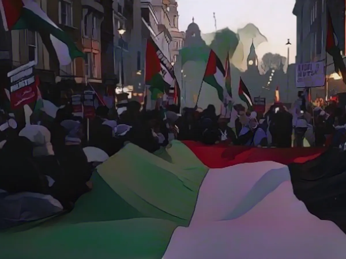 Tens of thousands call for ceasefire in the Middle East