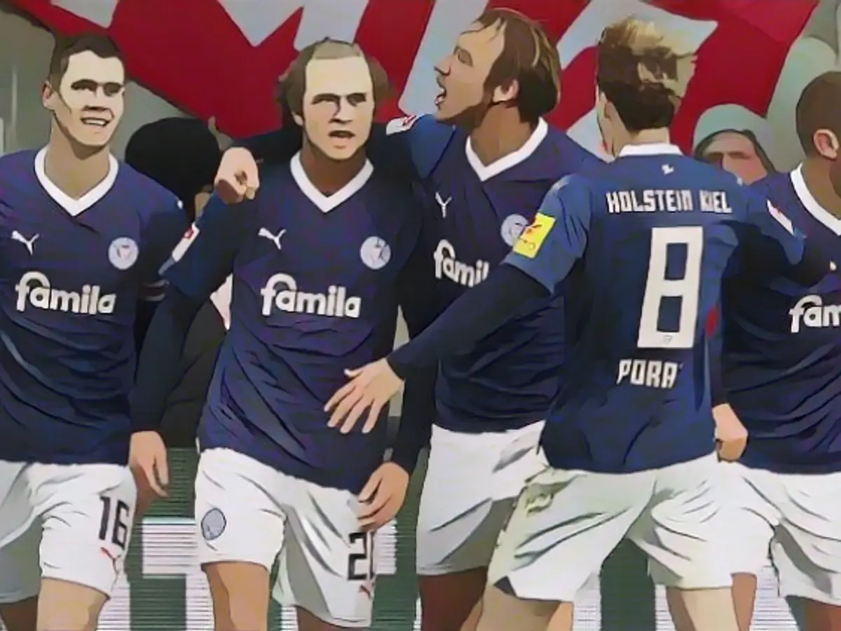 Kiel defeats Kaiserslautern at the Betzenberg