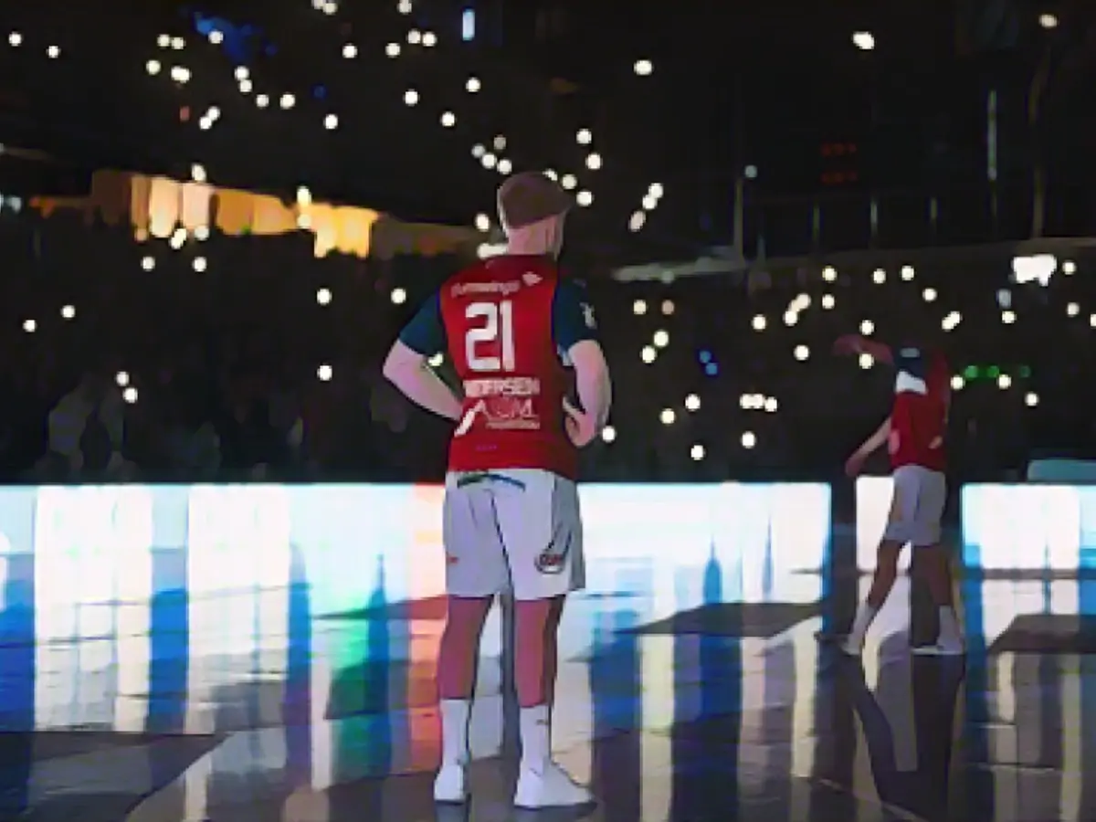 The lights go out in the hall in the middle of the top match!