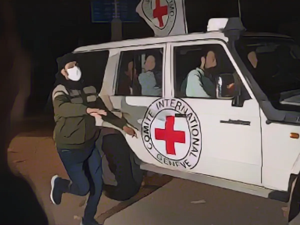 14 Israelis and 3 foreigners free!