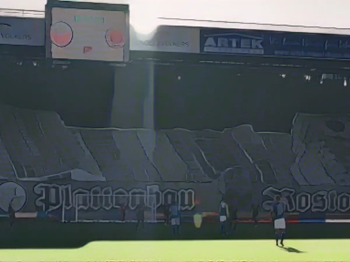 How Hansa explains the exciting poster against St. Pauli