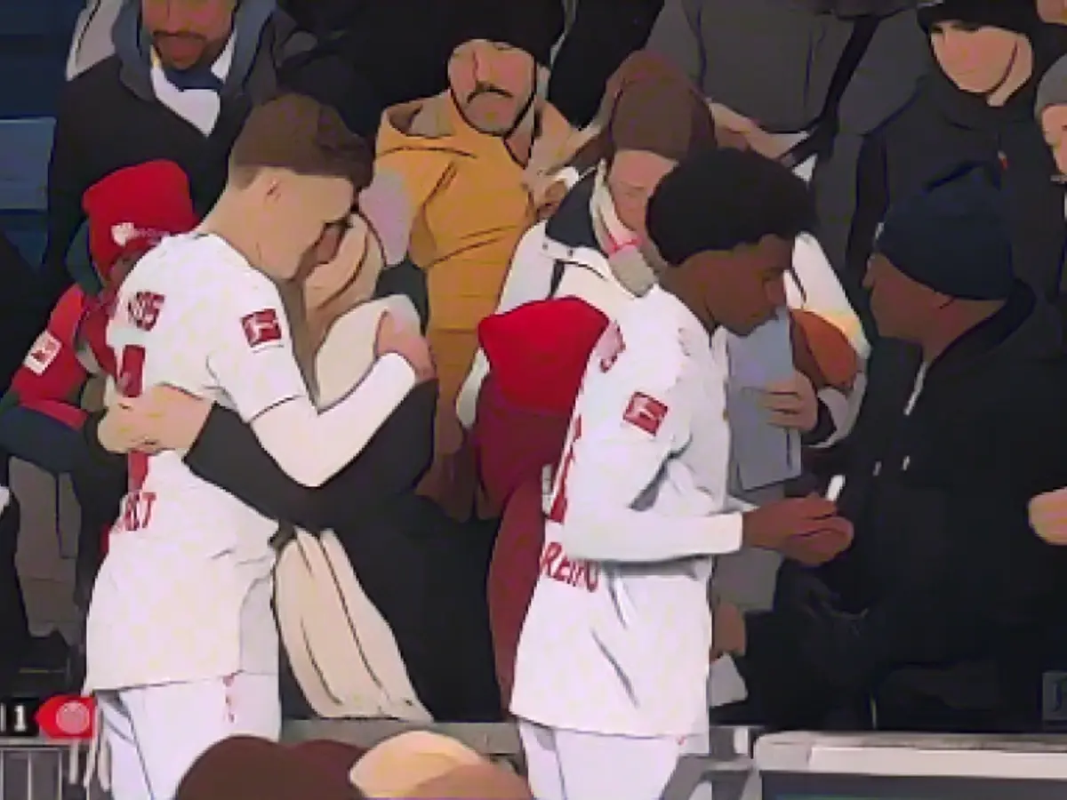 Mainz star smooches girlfriend and bursts into tears