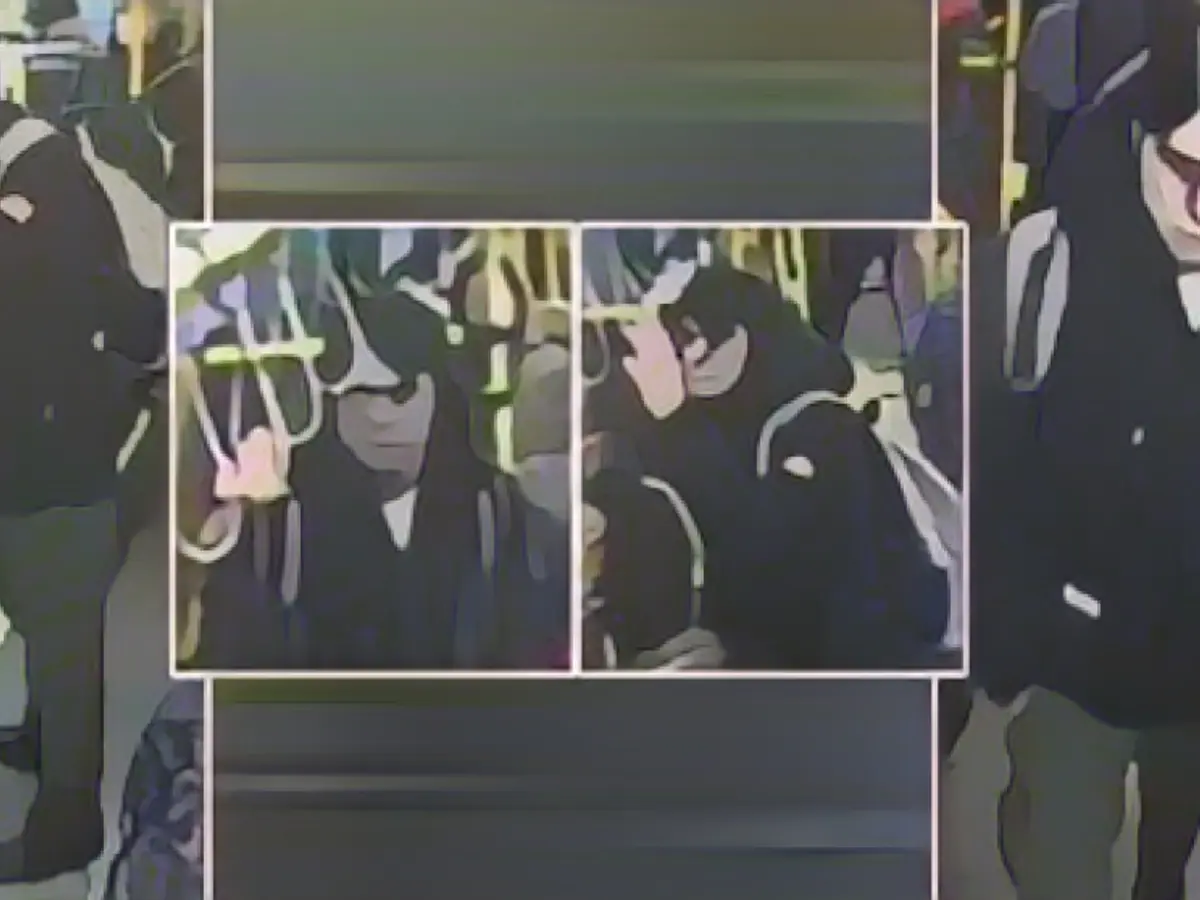 Masturbated in front of child (11)! Police are looking for this man