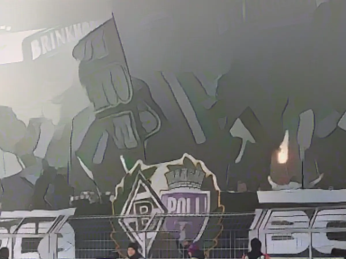 Brain hemorrhage in Gladbach fan!