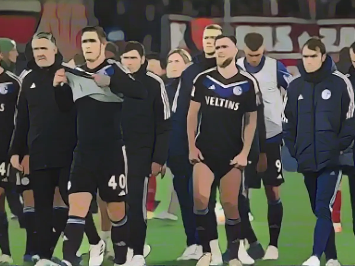 Schalke begs for fan mercy!