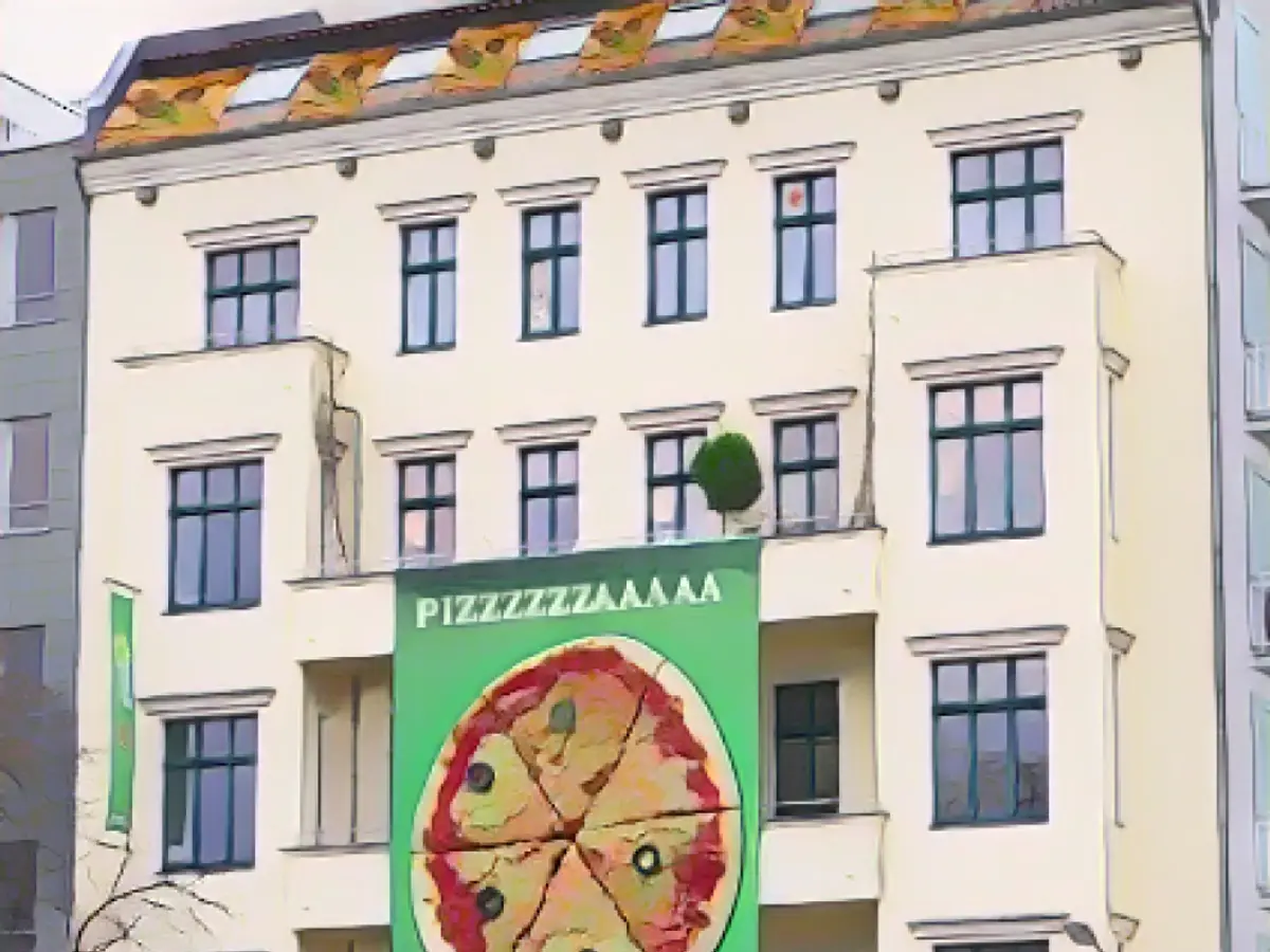 This pizza is the laughing stock