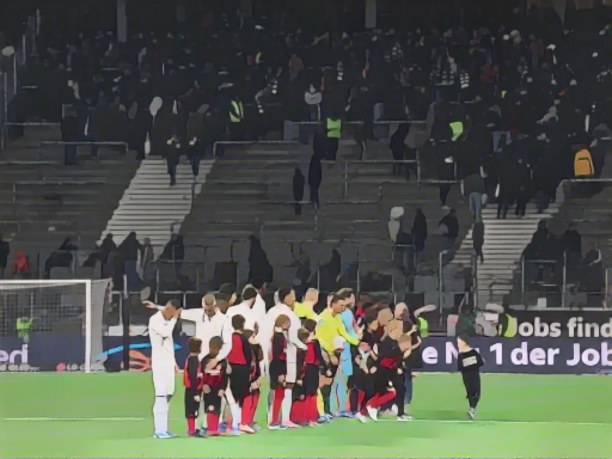 "Unacceptable": Eintracht condemns bloody riots