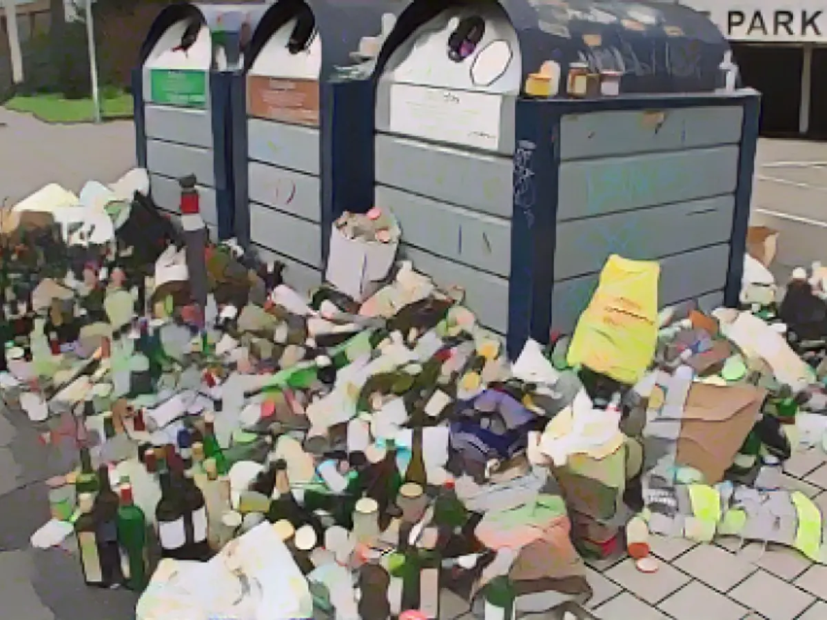 Politicians demand garbage sheriffs for Stuttgart