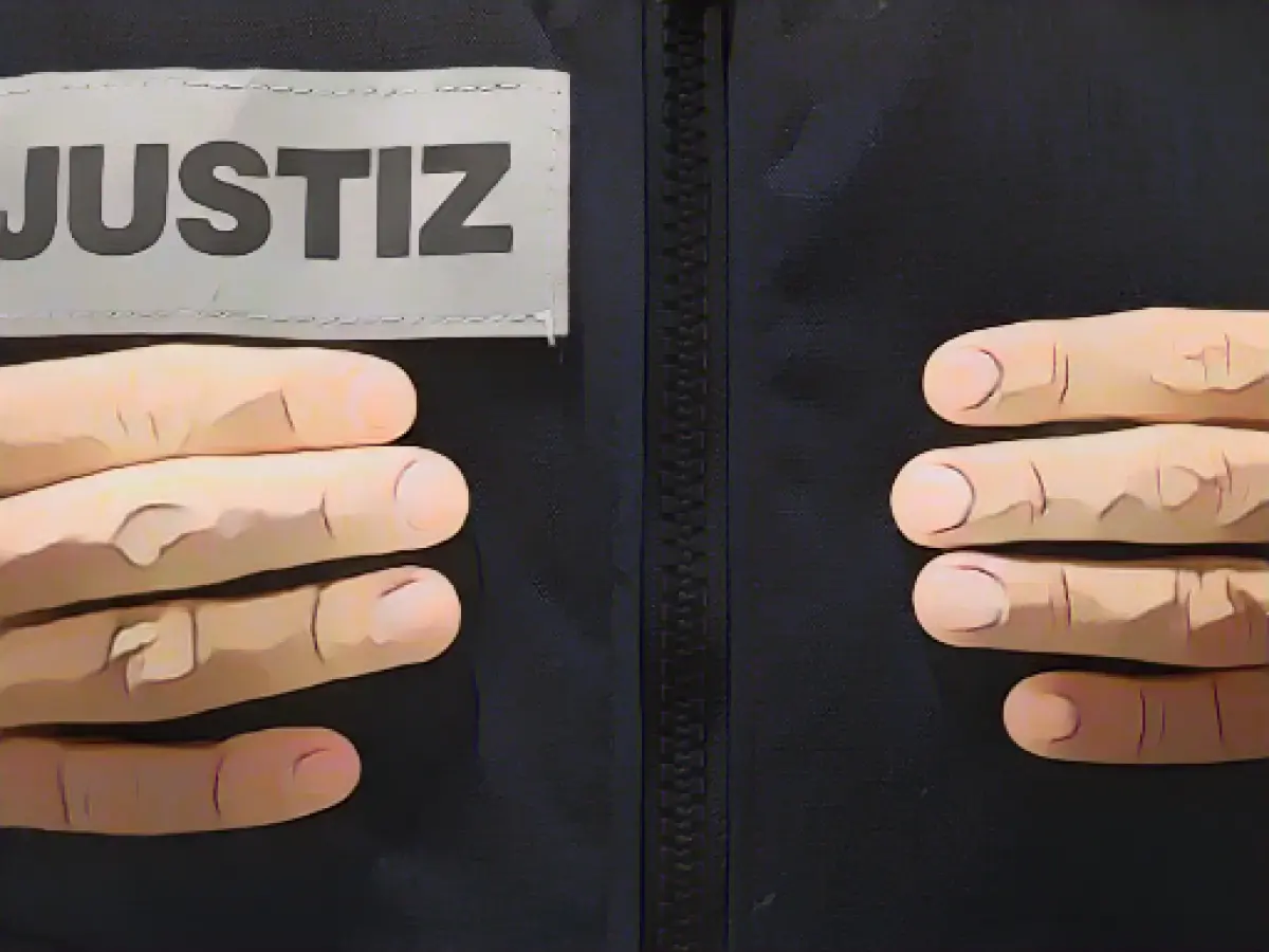 Robbery at bakery: stricter measures at trial