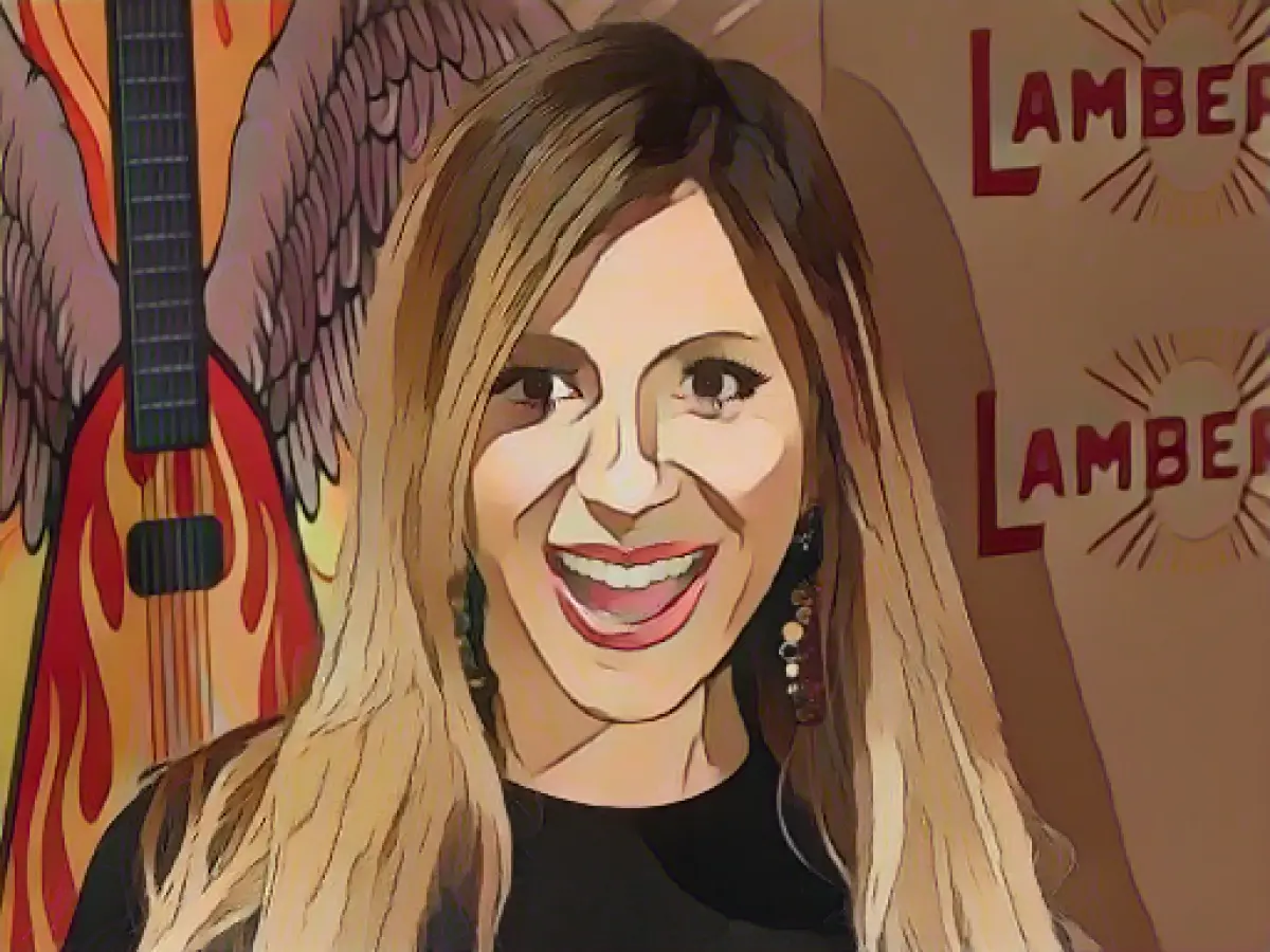 Why Gülcan Kamps thinks of Viva at the airport