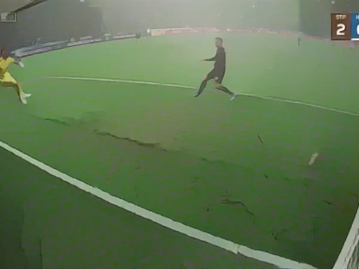 The completely crazy Hamburg derby