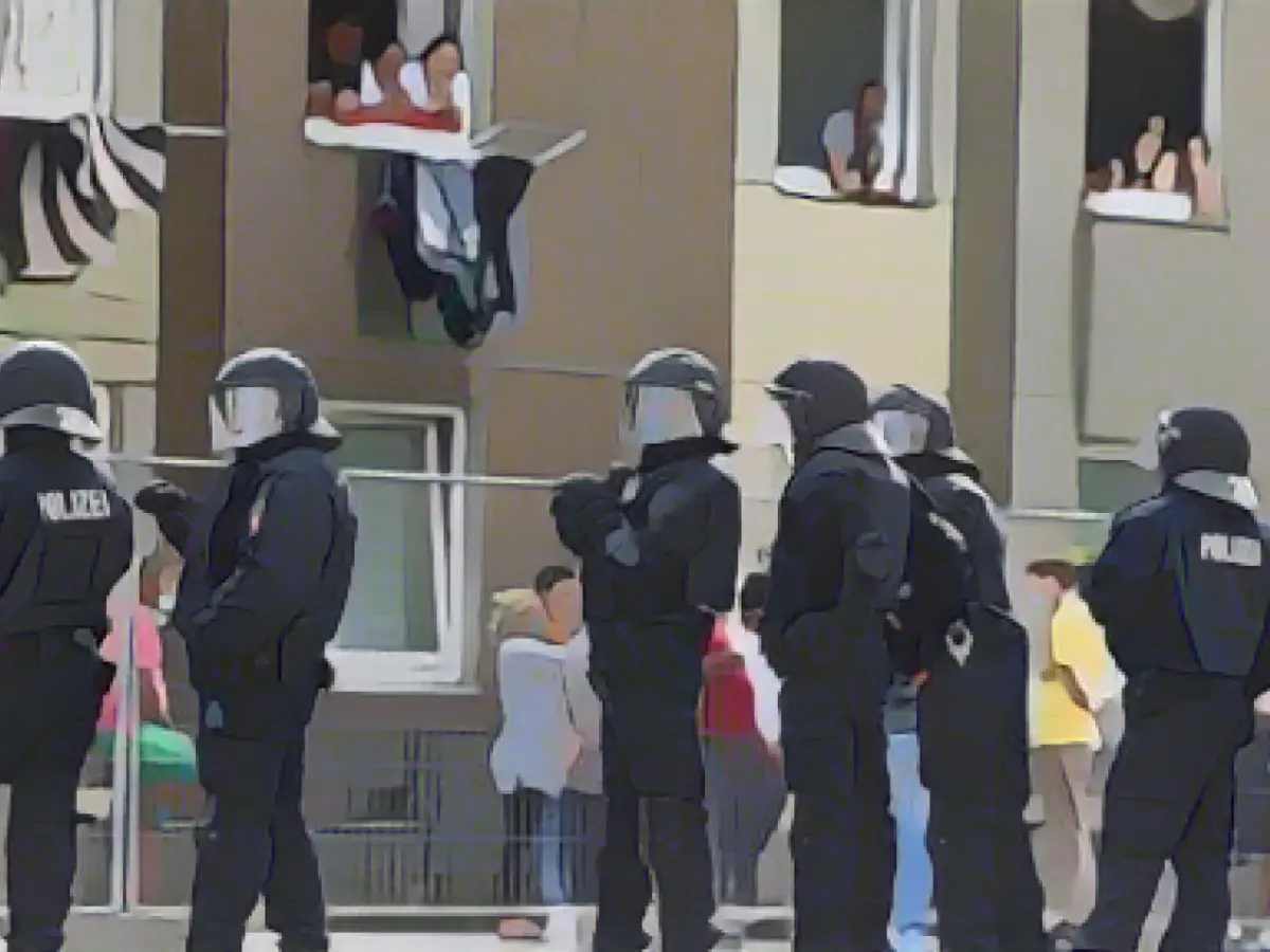 Lockdown of apartment block due to corona was inadmissible