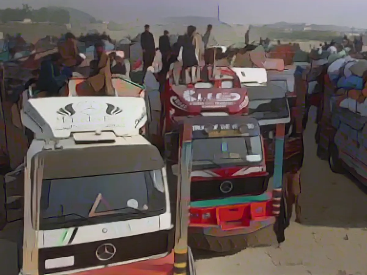 Pakistan: Court starts hearing against mass deportation