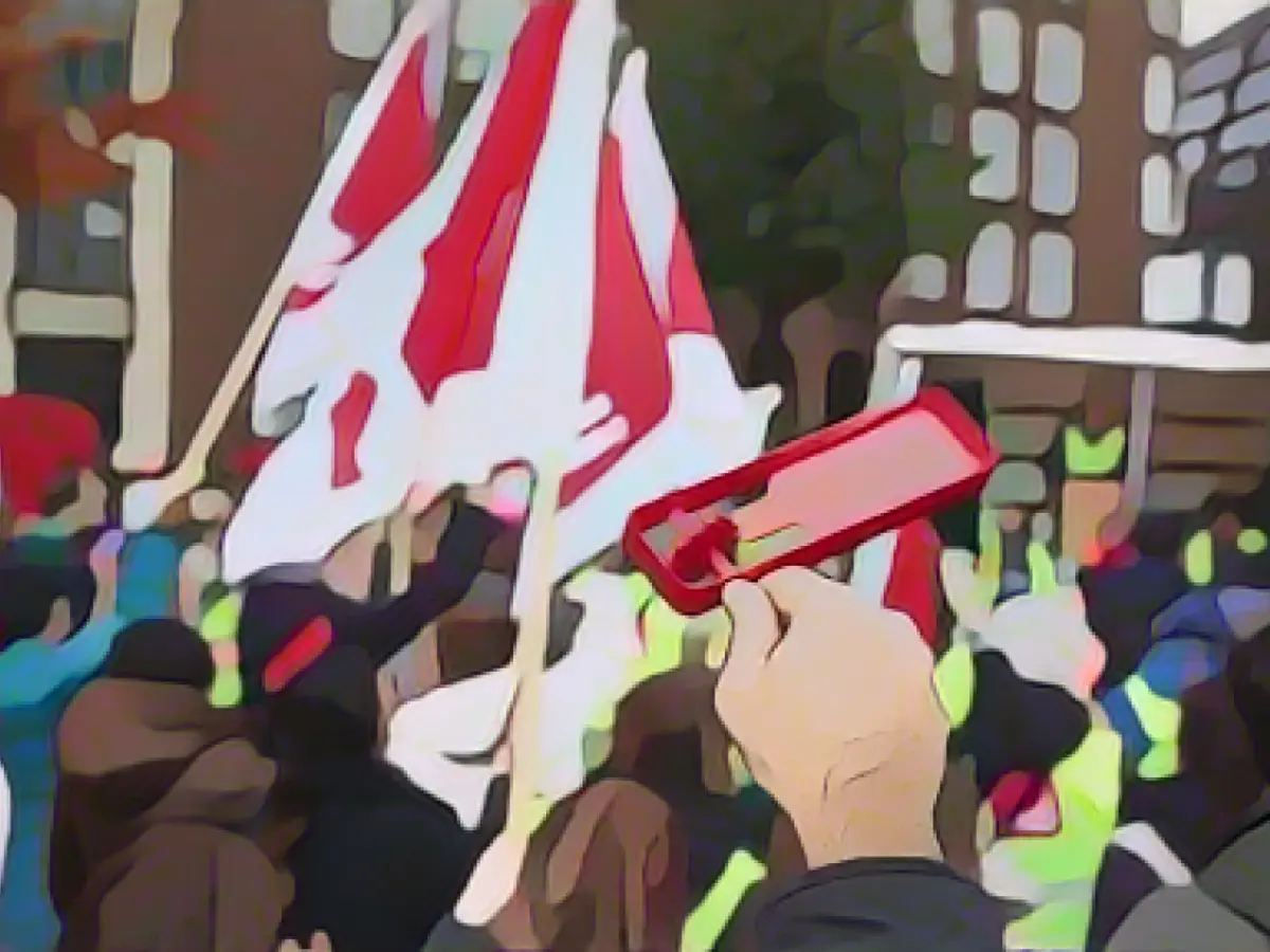 Verdi calls for major warning strike in the public sector