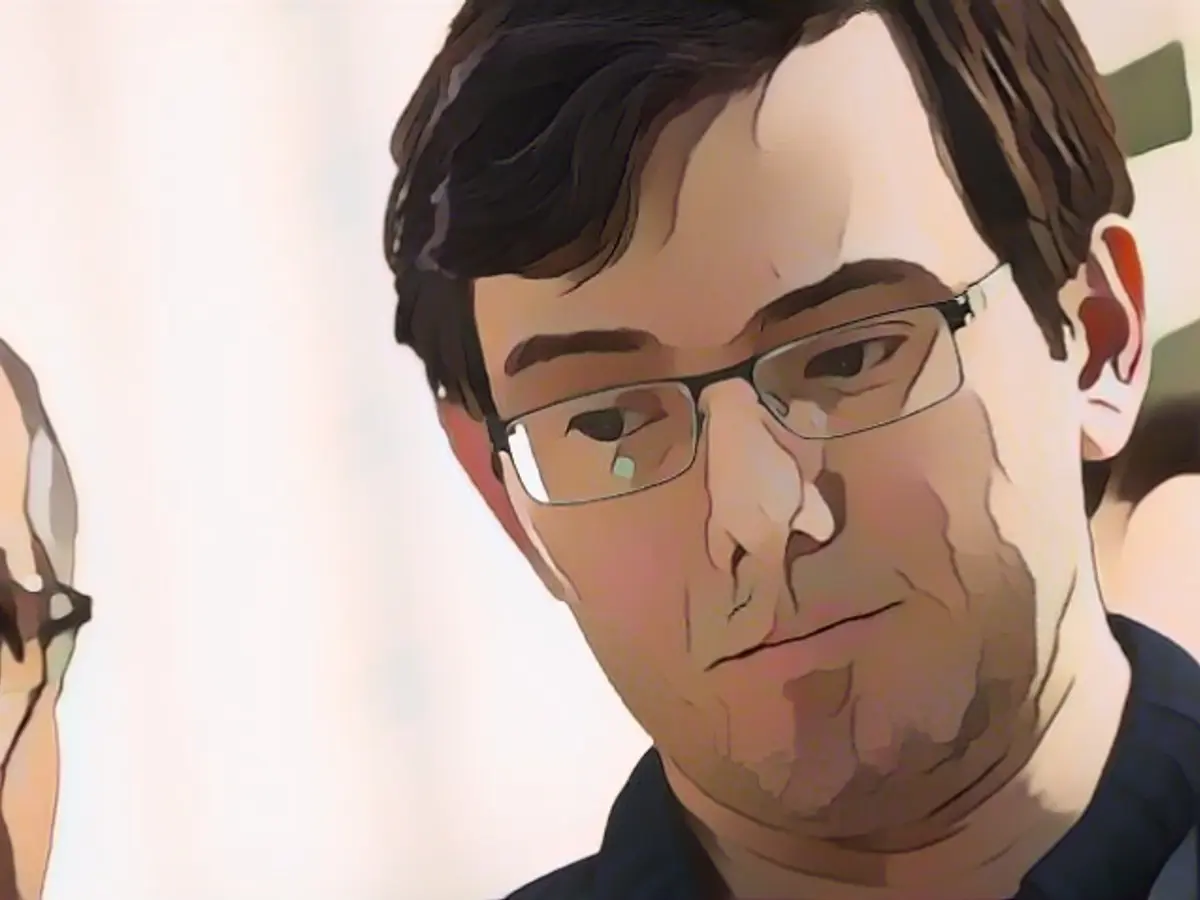 Prosecutors want to revoke Shkreli's bail as he threatens Hillary Clinton