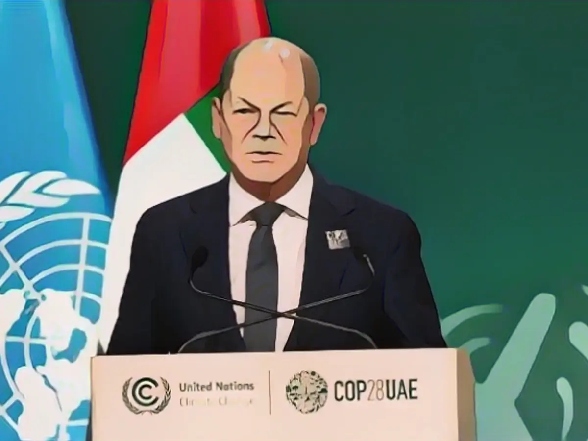 Scholz urges more speed for renewable energies