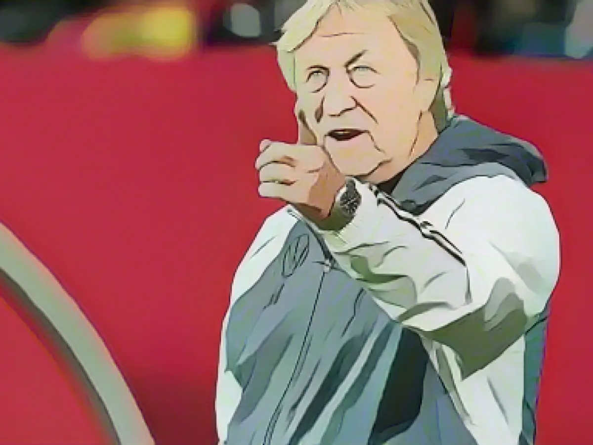 Hrubesch leaves future as national women's coach open