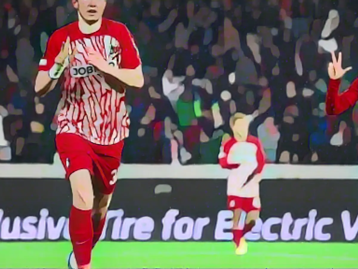 Thanks to a Gregoritsch gala: Freiburg advance to the knockout phase