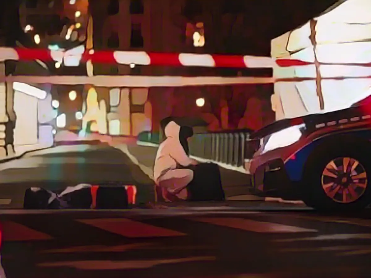 Young German dies in suspected terror attack near the Eiffel Tower