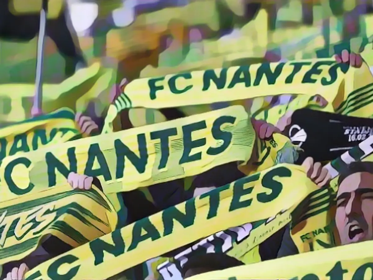 Violent death of a fan shocks France