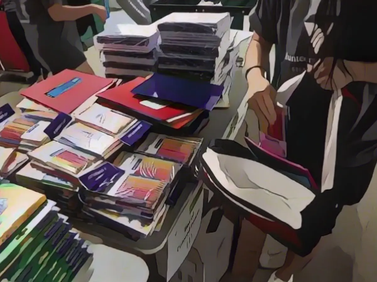 Online sales of masks are increasing as Delta variant spreads