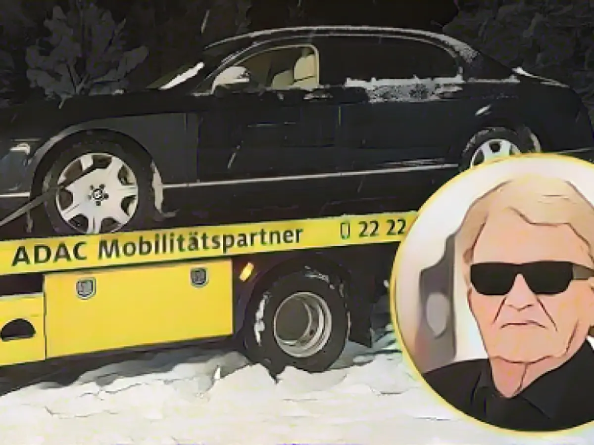 The tire of his Bentley burst in the snow chaos!