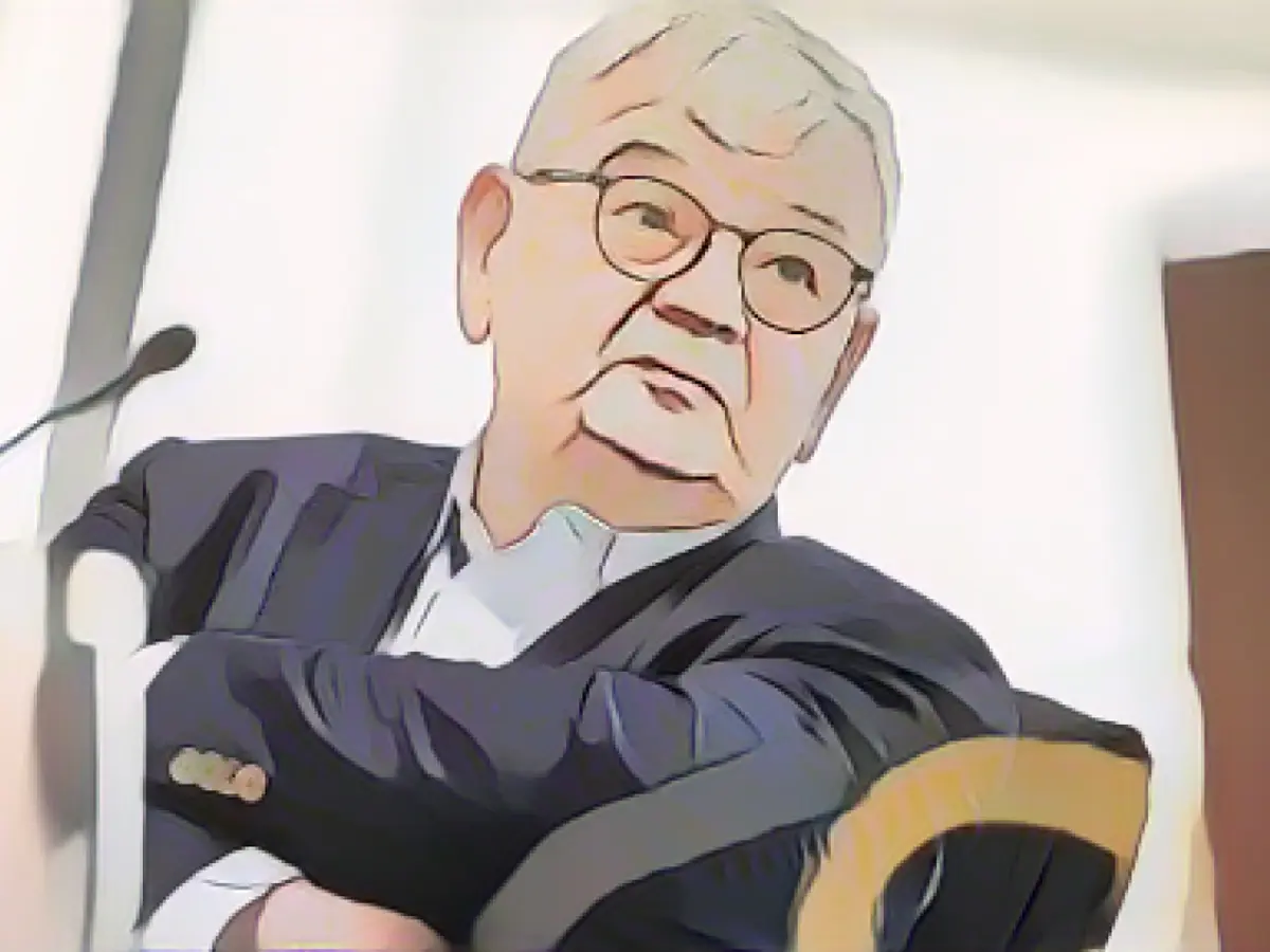 Joschka Fischer: "I am ashamed of our country"