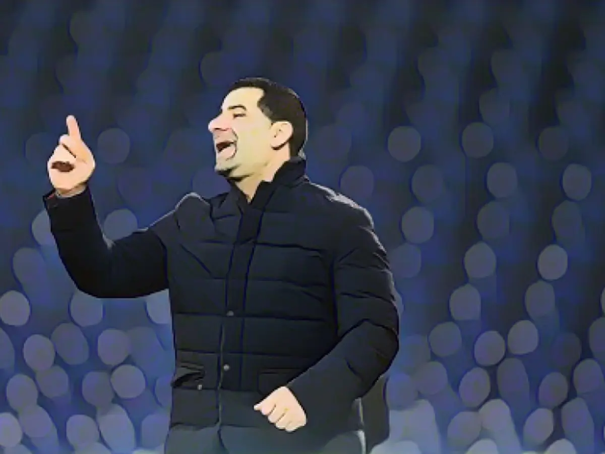 Kaiserslautern confirm ex-Schalke coach