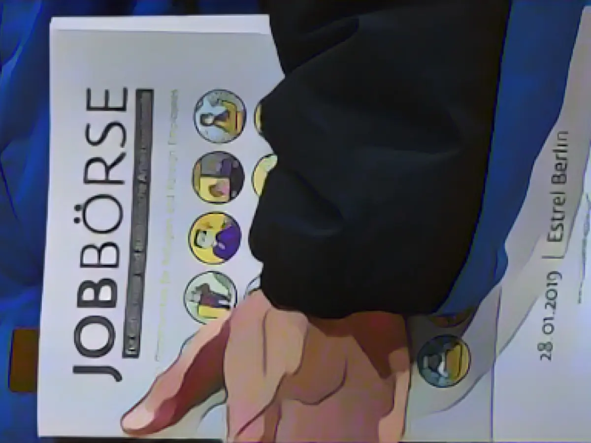 Budget crisis fuels debate on citizen's income - Bas warns against populism