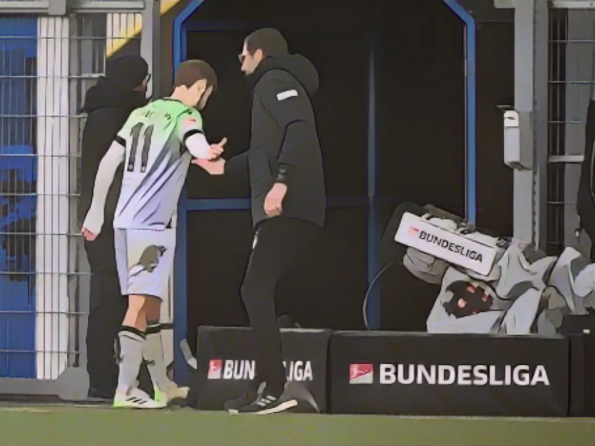 Who will replace Schaub against Karlsruhe?