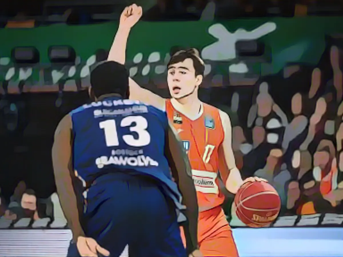 Ulm star retreats to the catacombs