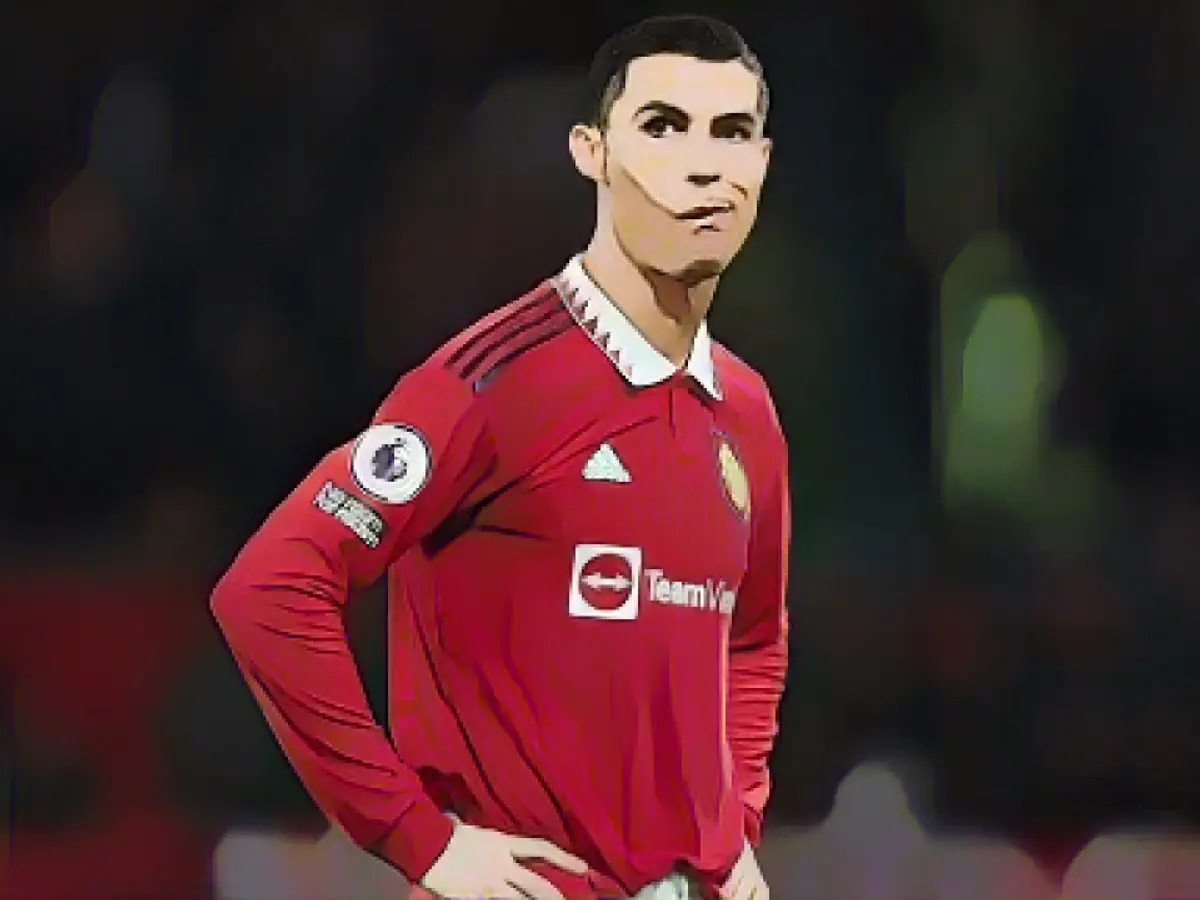 Cristiano Ronaldo snubs Gary Neville after criticizing Manchester United striker's behavior