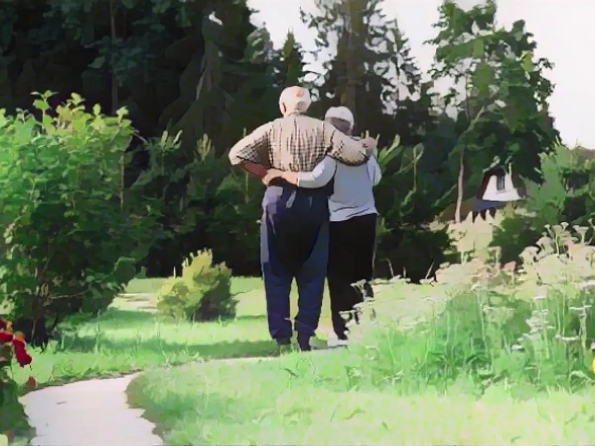 Pension insurance corrects negative forecast