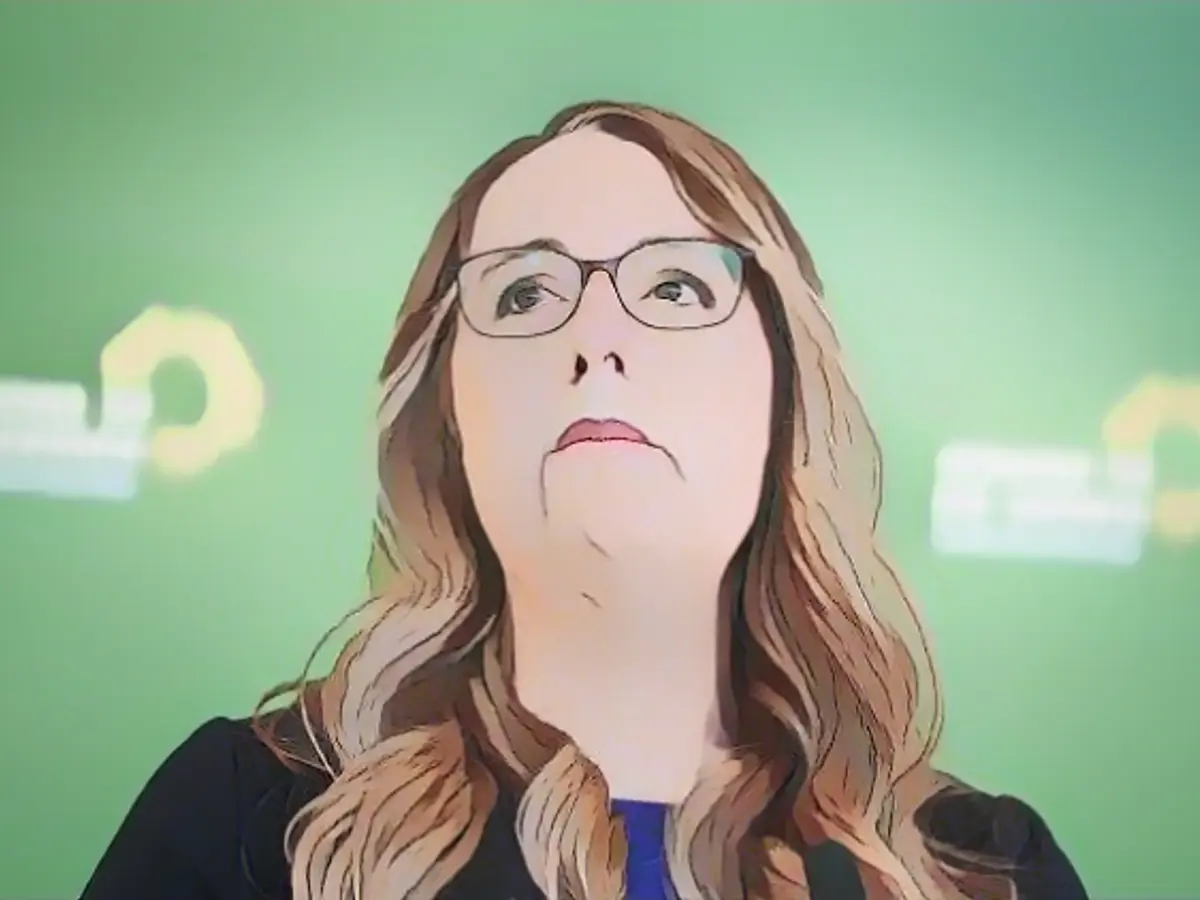 Head of the Green parliamentary group rails against Merz in the citizens' income debate