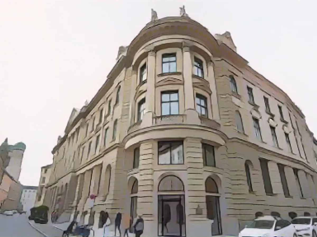 Customs discover illegal cleaning staff in 5-star luxury hotel